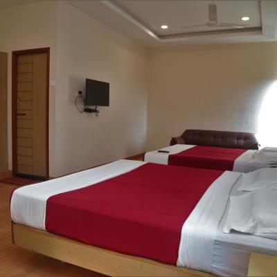 4 Bed 2